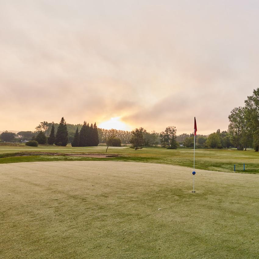 le-golf-autour-du-restaurant 13