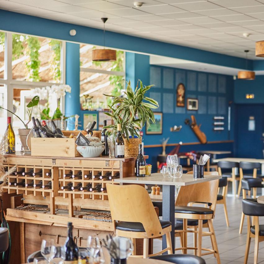 la-salle-inteacute;rieure-du-restaurant 5
