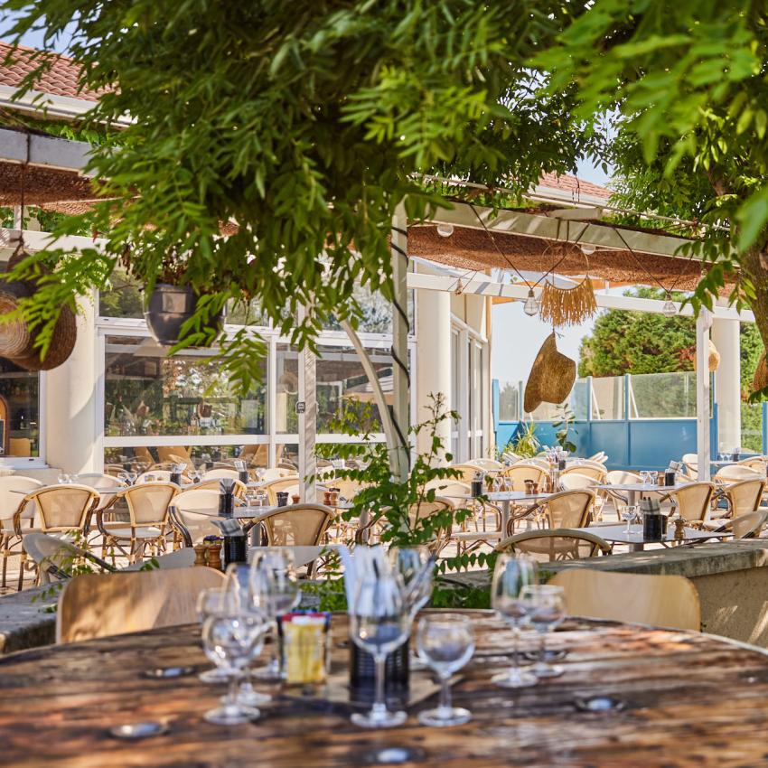 la-terrasse-et-les-exteacute;rieurs 4